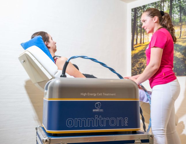 Behandlung mit Hochenergiezellen im Gesundheitszentrum Radstadt für individuelles Wohlbefinden.