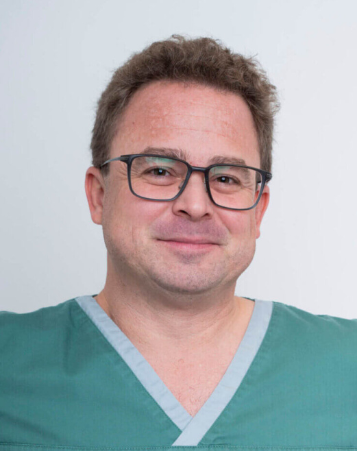 Arzt im Gesundheitszentrum Radstadt, mit Fokus auf ganzheitliche Gesundheitsversorgung.